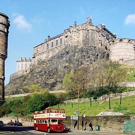 Joivy Unique Old Town Stay Under Edinburgh Castle Esterno foto