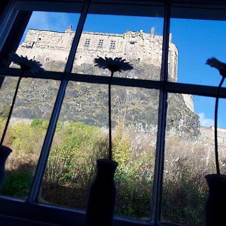 Joivy Unique Old Town Stay Under Edinburgh Castle Esterno foto