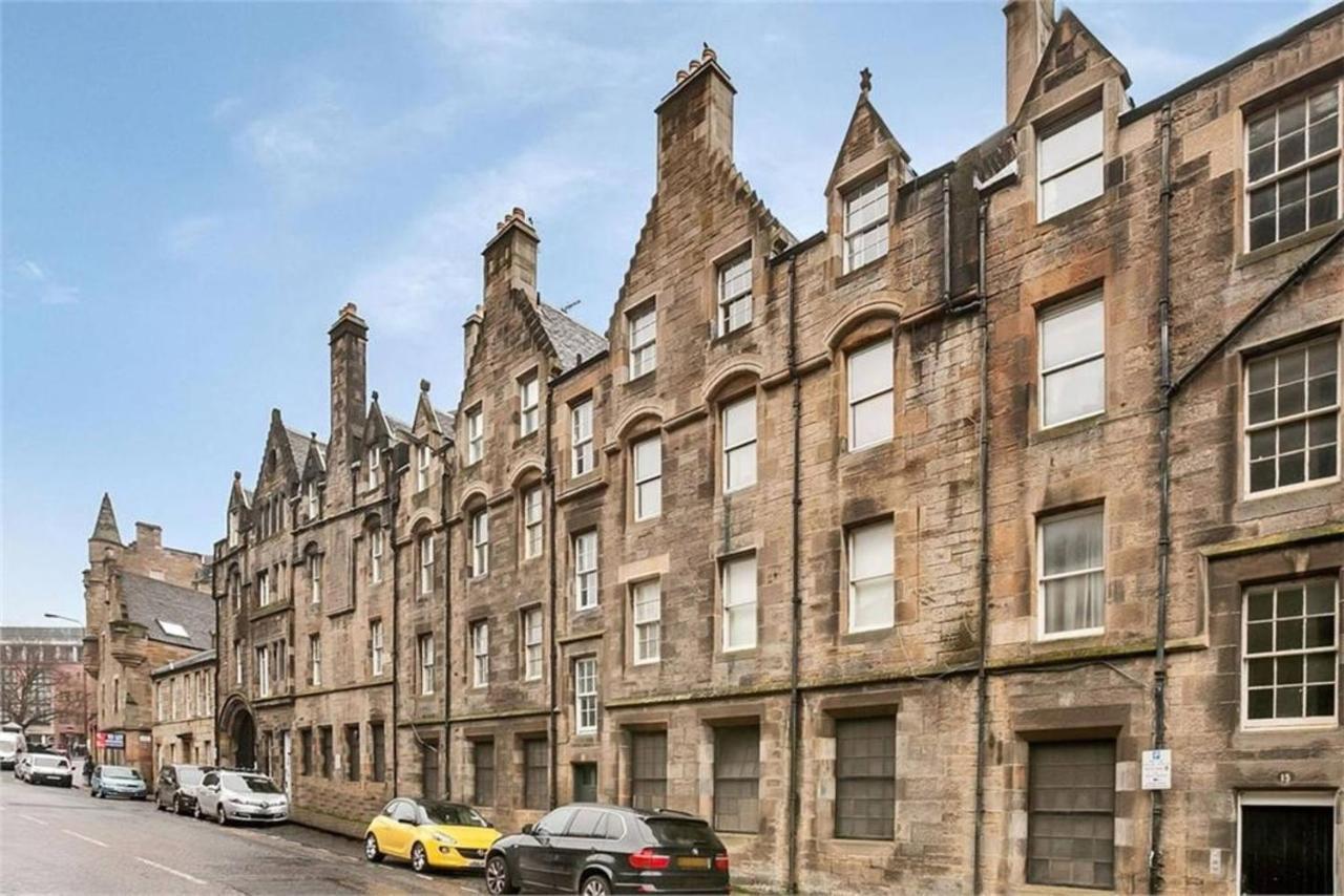 Joivy Unique Old Town Stay Under Edinburgh Castle Esterno foto