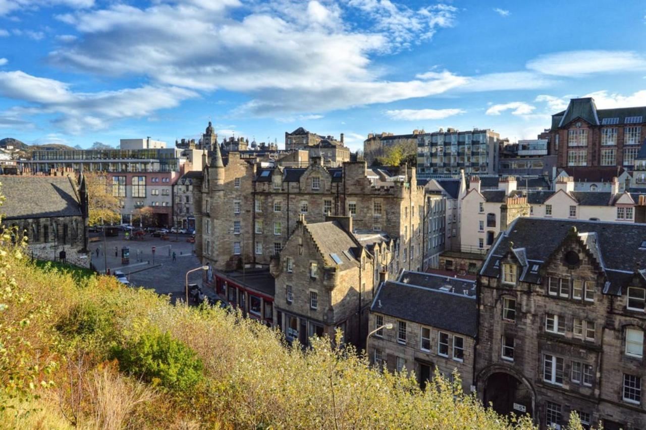 Joivy Unique Old Town Stay Under Edinburgh Castle Esterno foto