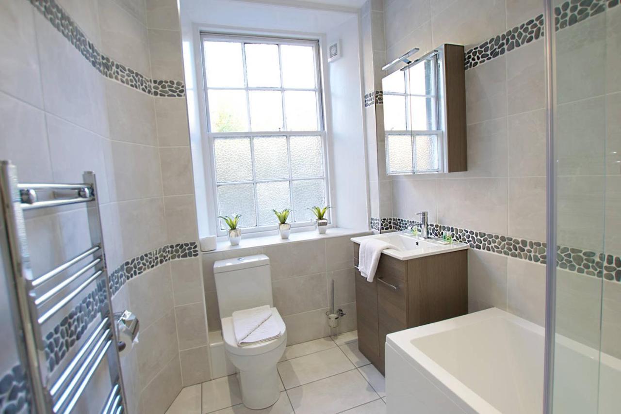 Joivy Unique Old Town Stay Under Edinburgh Castle Esterno foto