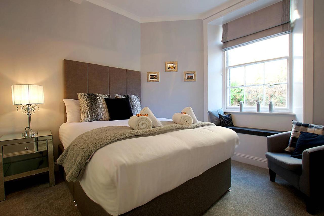 Joivy Unique Old Town Stay Under Edinburgh Castle Esterno foto