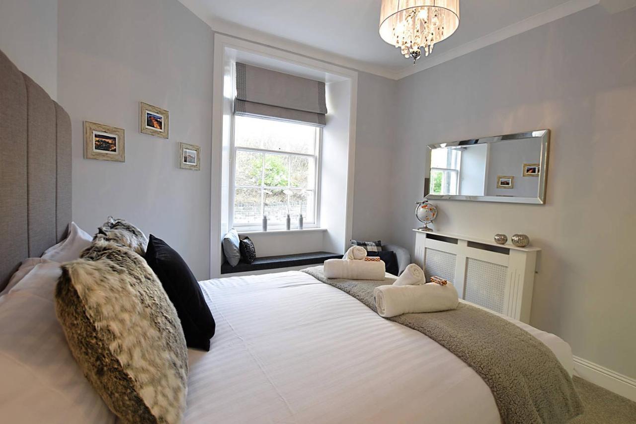 Joivy Unique Old Town Stay Under Edinburgh Castle Esterno foto